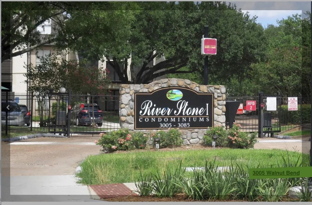 3075 Walnut Bend Lane #24 Houston, TX 77042