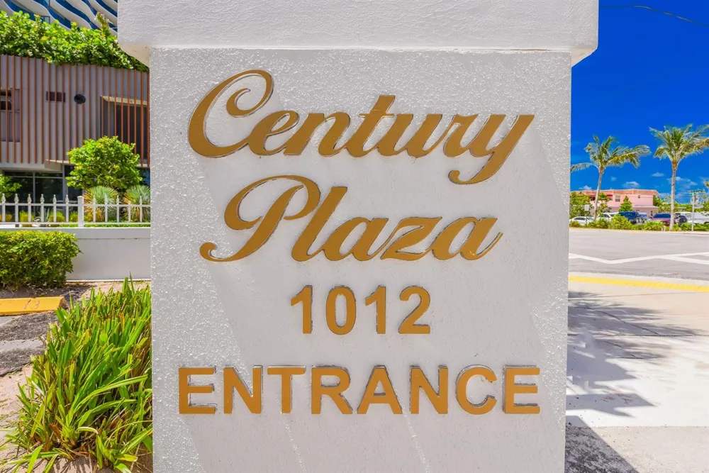 1012 OCEAN BOULEVARD #202 Pompano Beach, FL 33062