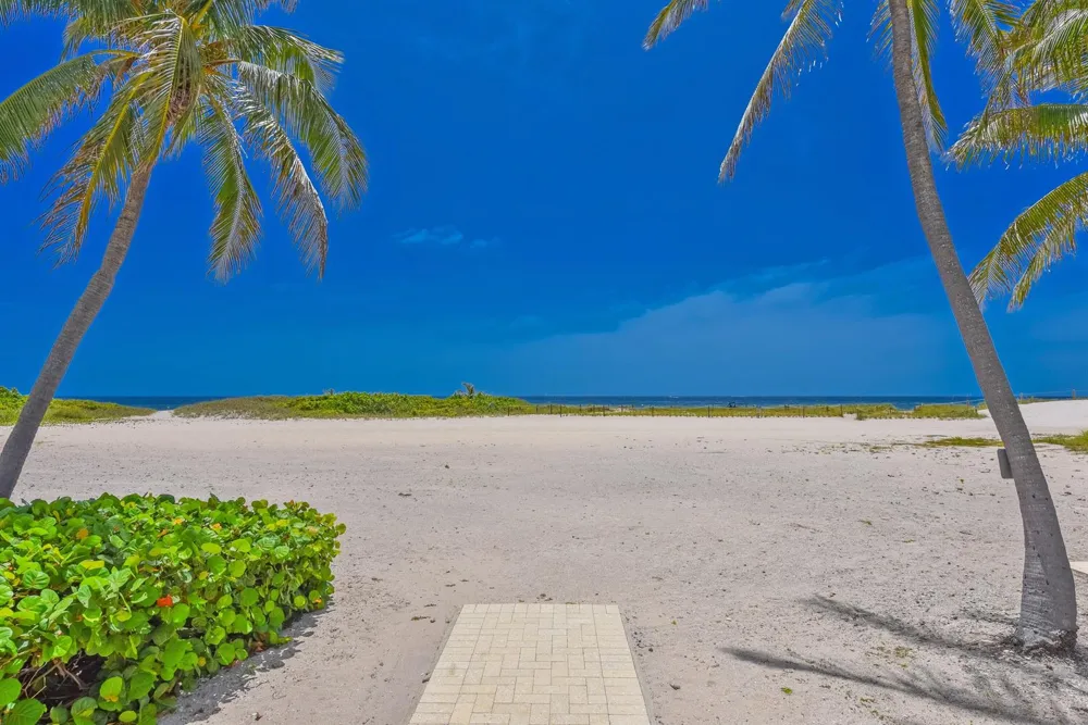 1012 OCEAN BOULEVARD #202 Pompano Beach, FL 33062
