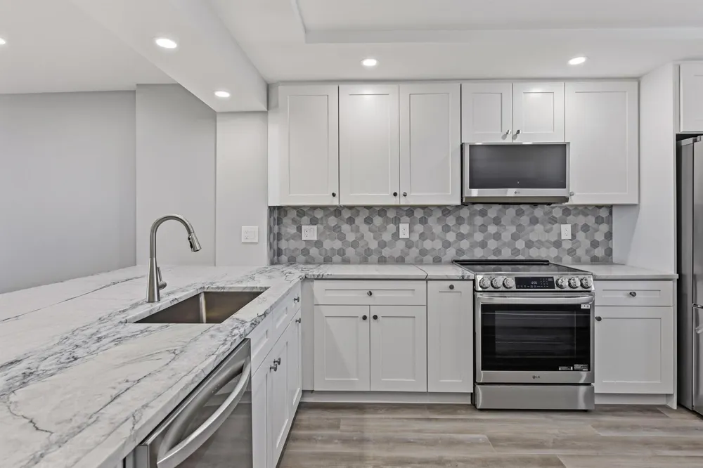 1012 OCEAN BOULEVARD #202 Pompano Beach, FL 33062