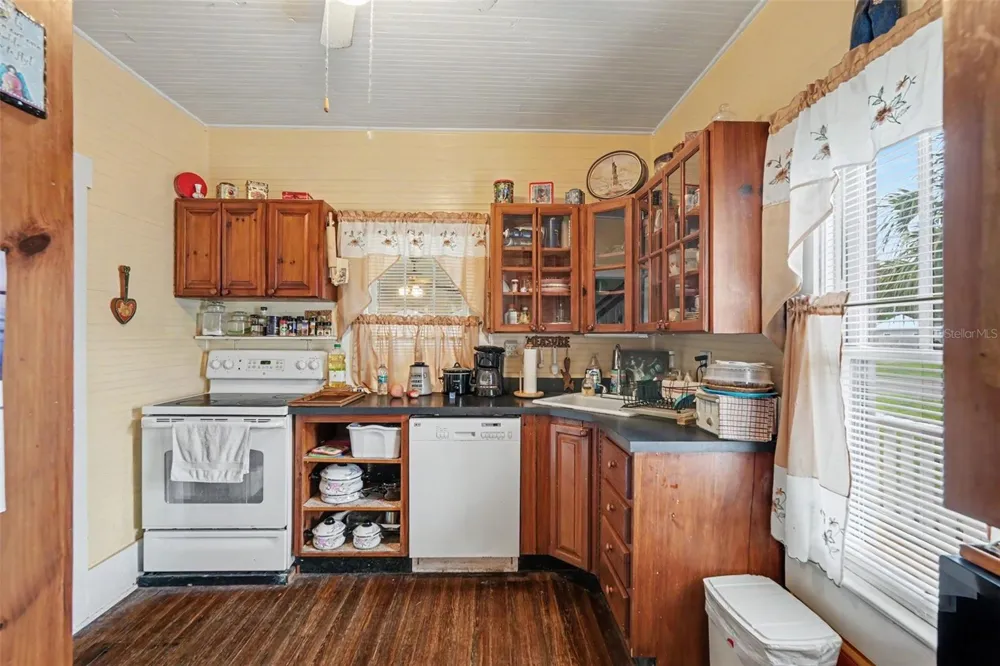 5101 5TH STREET Zephyrhills, FL 33542