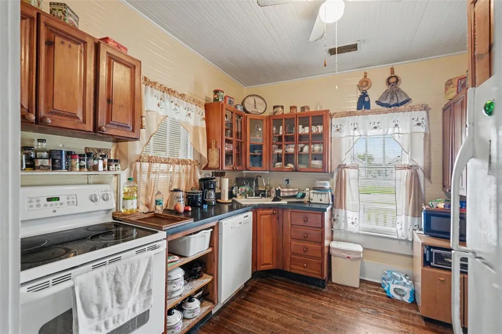 5101 5TH STREET Zephyrhills, FL 33542
