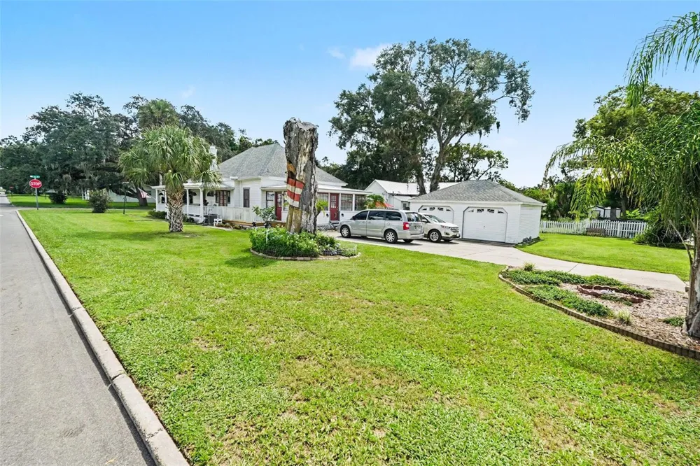 5101 5TH STREET Zephyrhills, FL 33542