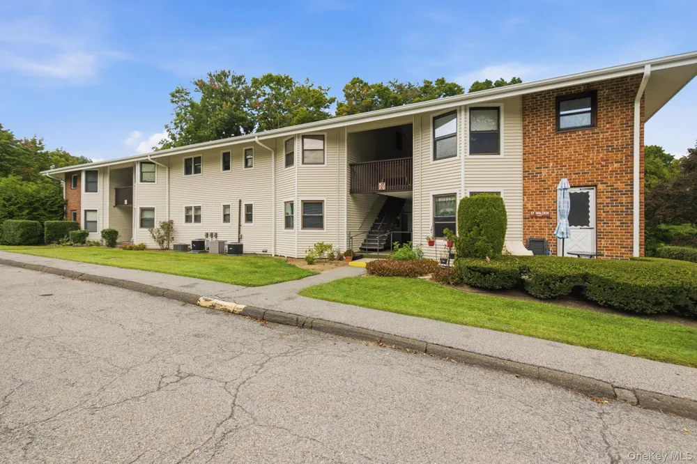 27 Walden Court #F Yorktown Heights, NY 10598