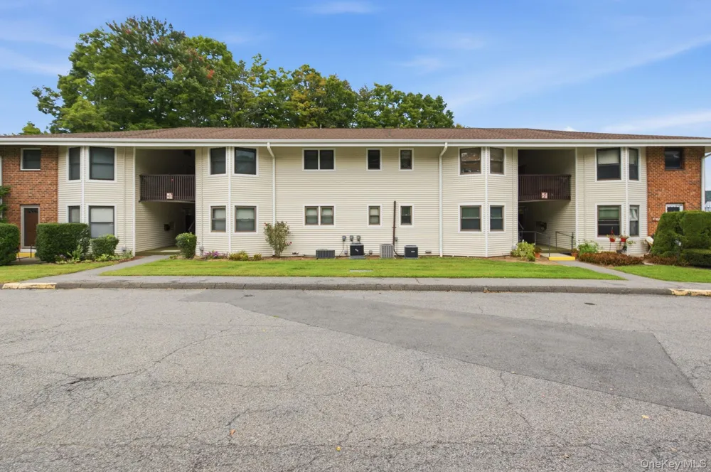 27 Walden Court #F Yorktown Heights, NY 10598