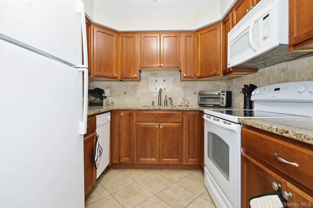 27 Walden Court #F Yorktown Heights, NY 10598
