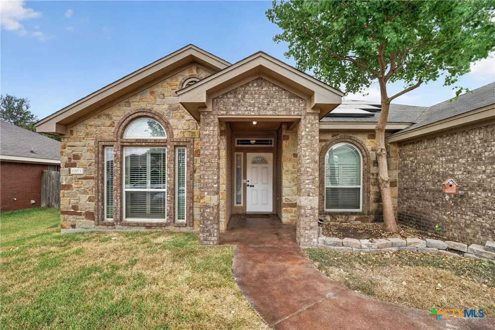 6813 Deorsam Loop Killeen, TX 76542