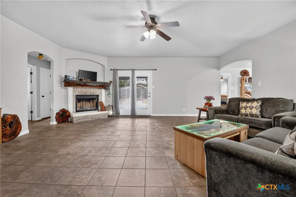 6813 Deorsam Loop Killeen, TX 76542