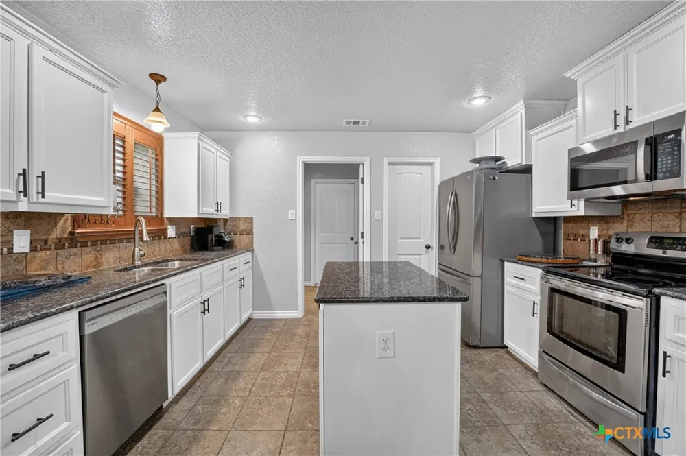 6813 Deorsam Loop Killeen, TX 76542