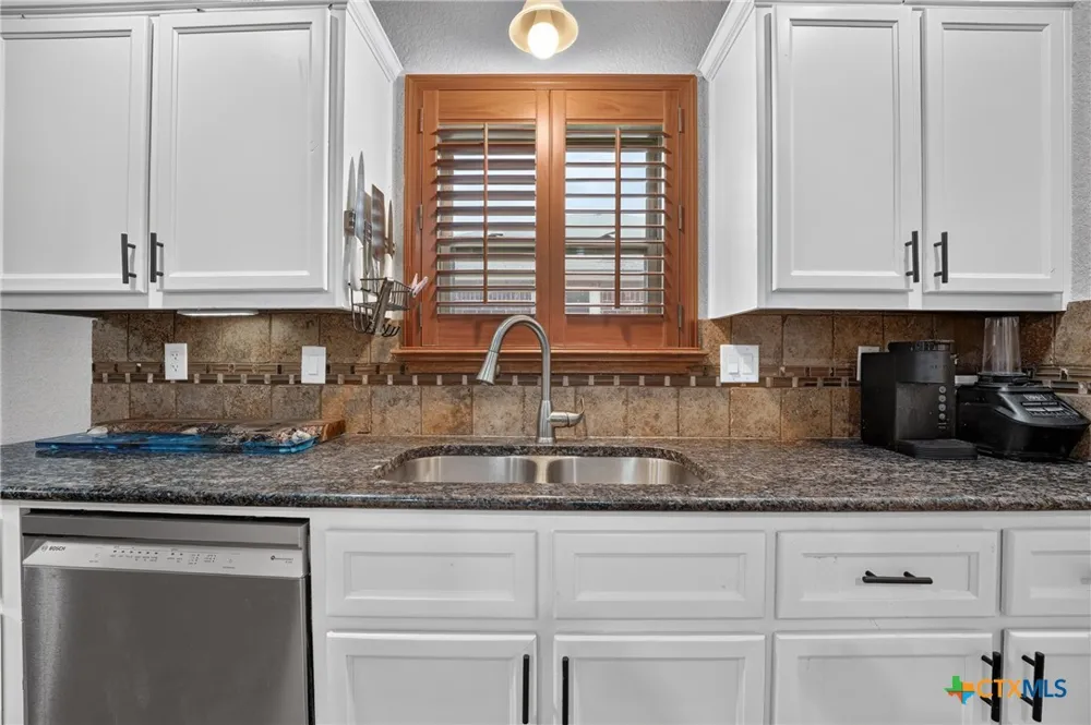 6813 Deorsam Loop Killeen, TX 76542