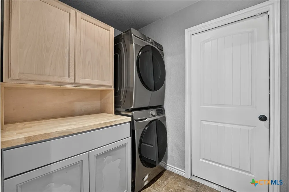 6813 Deorsam Loop Killeen, TX 76542