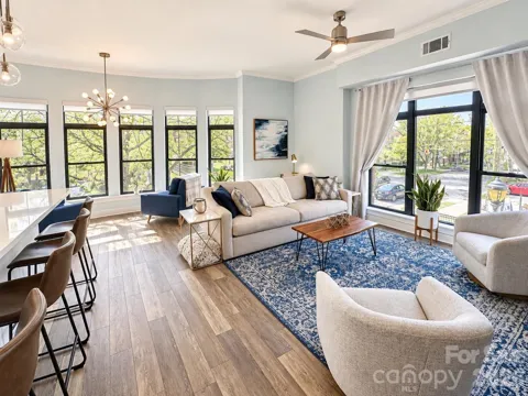 115 E Park Avenue #201