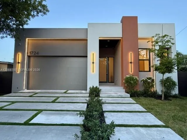 1724 NE 16th Ave Fort Lauderdale, FL 33305