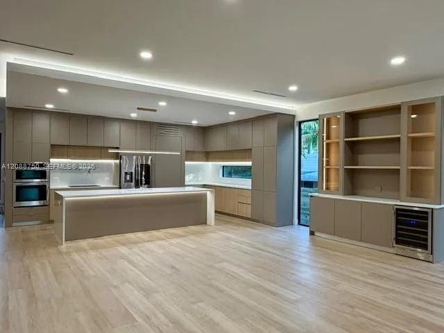 1724 NE 16th Ave Fort Lauderdale, FL 33305