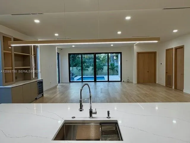 1724 NE 16th Ave Fort Lauderdale, FL 33305