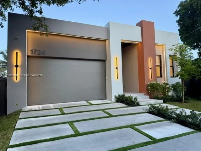 1724 NE 16th Ave Fort Lauderdale, FL 33305