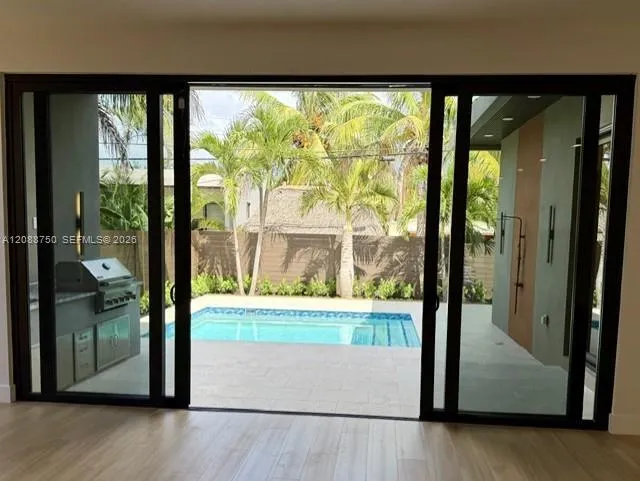 1724 NE 16th Ave Fort Lauderdale, FL 33305
