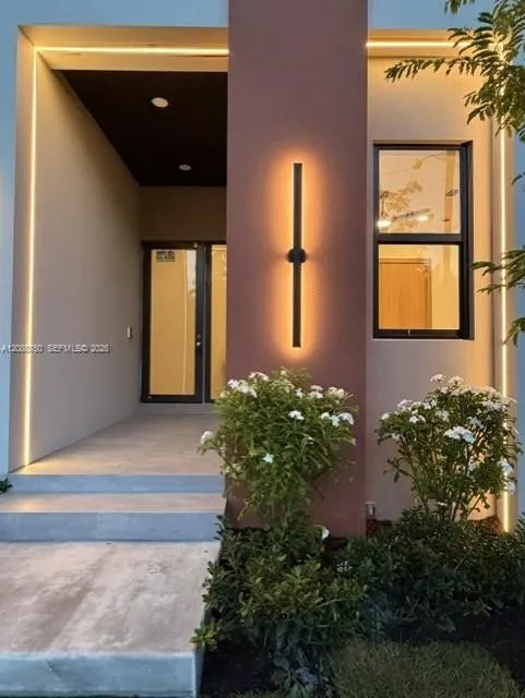 1724 NE 16th Ave Fort Lauderdale, FL 33305