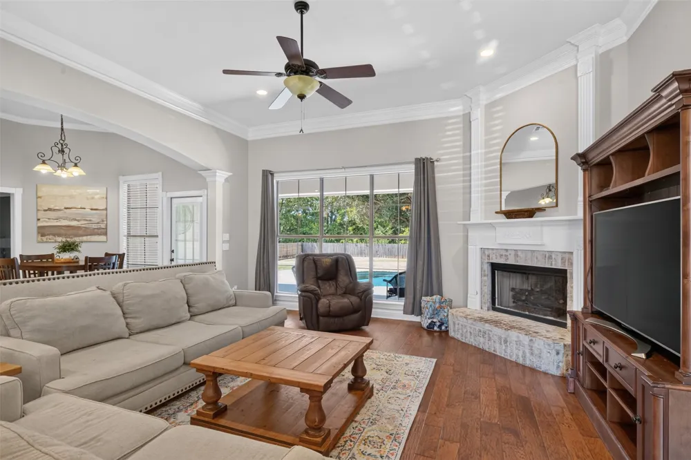 210 Ixworth Avenue Bossier City, LA 71111