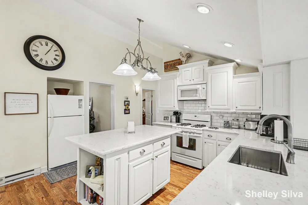 3220 Wolf Lake Drive Baldwin, MI 49304