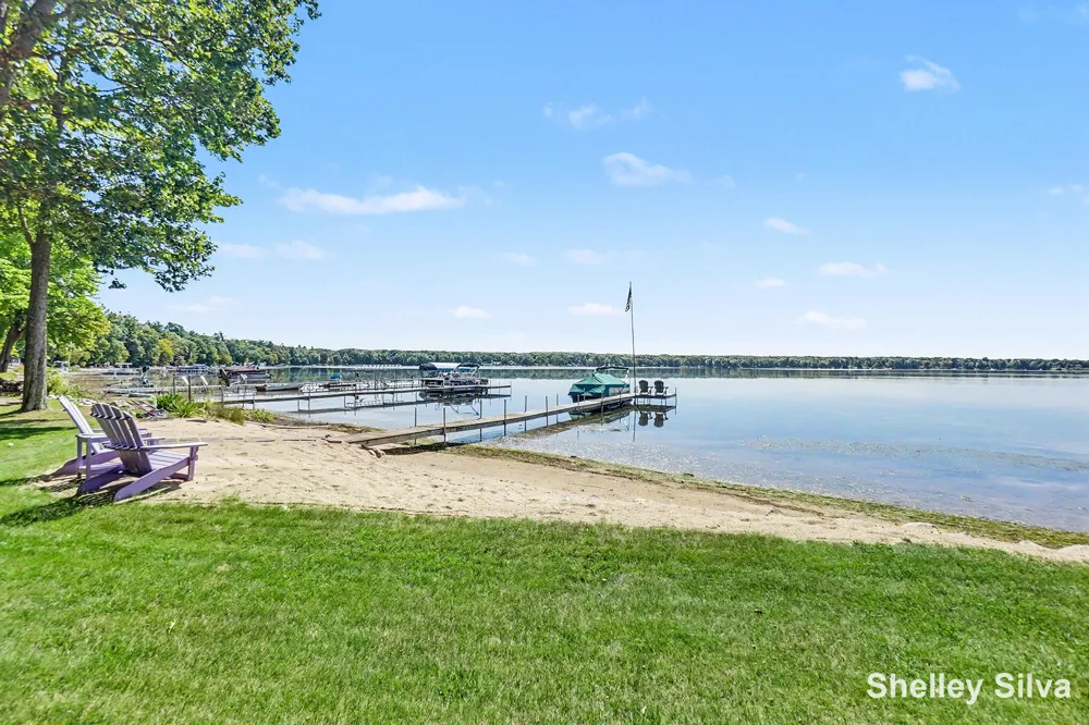 3220 Wolf Lake Drive Baldwin, MI 49304