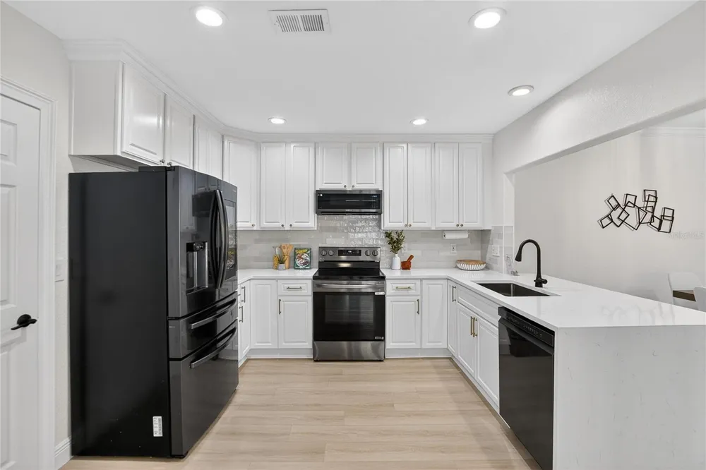918 WOODBRIDGE COURT Safety Harbor, FL 34695