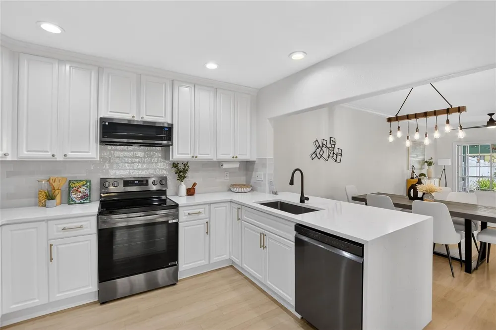 918 WOODBRIDGE COURT Safety Harbor, FL 34695