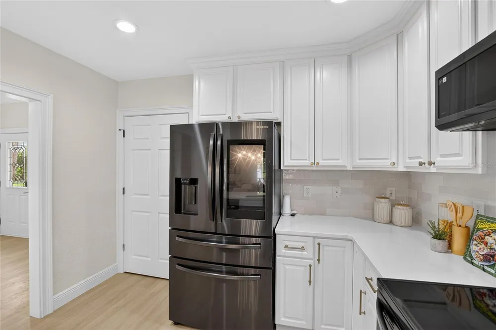 918 WOODBRIDGE COURT Safety Harbor, FL 34695