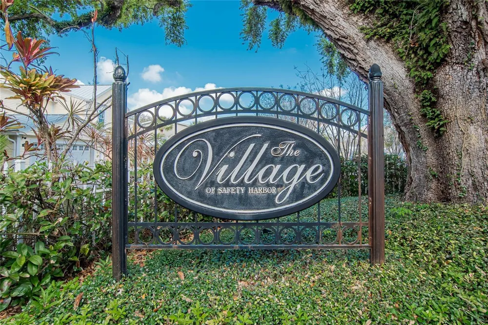 918 WOODBRIDGE COURT Safety Harbor, FL 34695