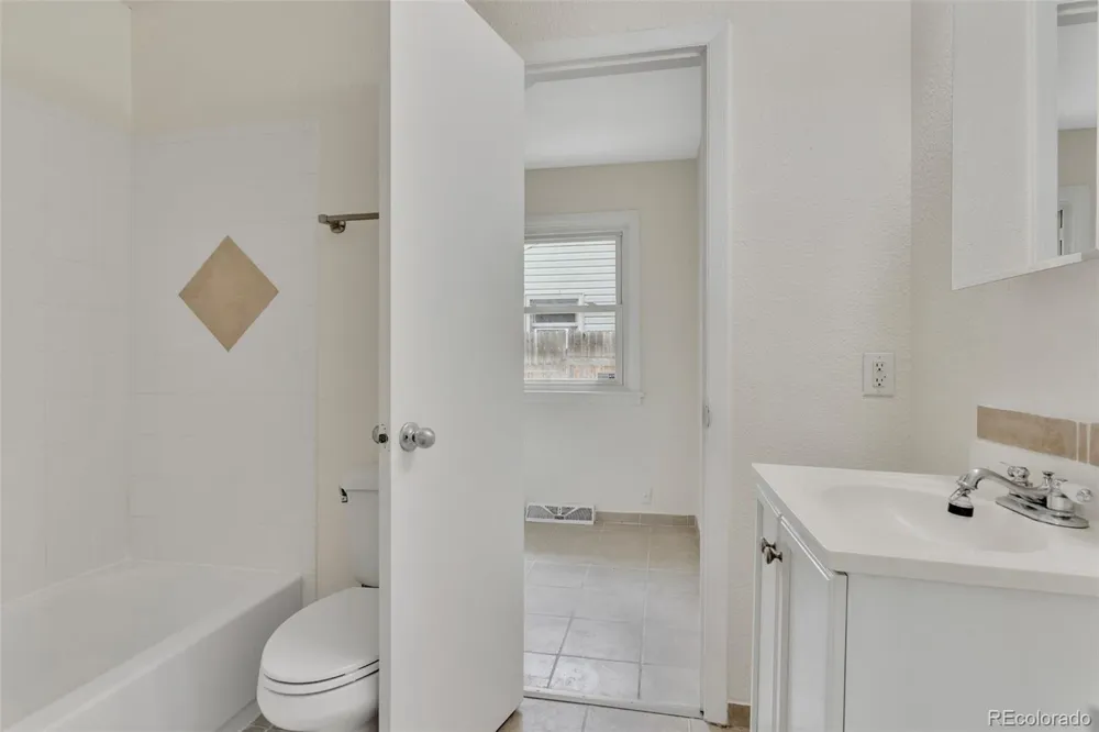 9190 E 19th Avenue Aurora, CO 80010