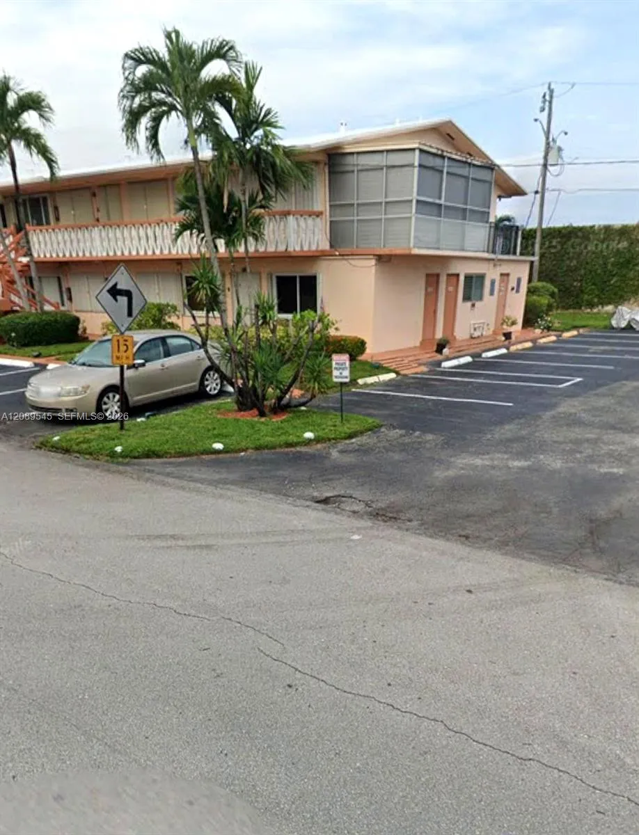 1000 SW 11 Ave #20E Hallandale Beach, FL 33009