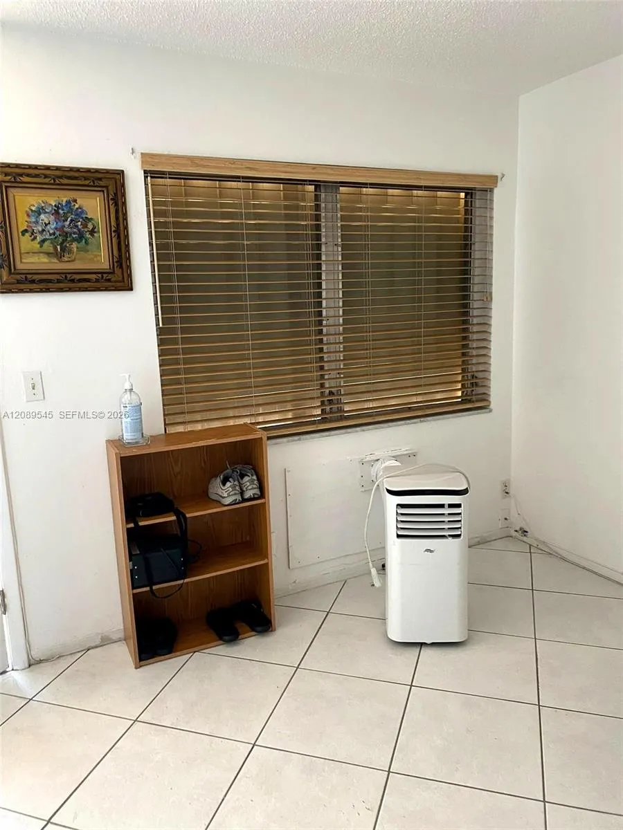 1000 SW 11 Ave #20E Hallandale Beach, FL 33009