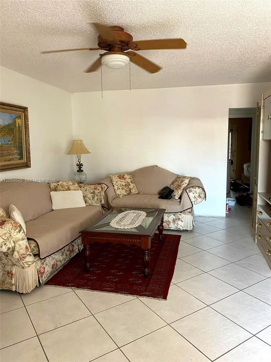 1000 SW 11 Ave #20E Hallandale Beach, FL 33009