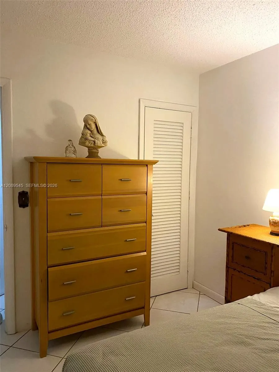 1000 SW 11 Ave #20E Hallandale Beach, FL 33009