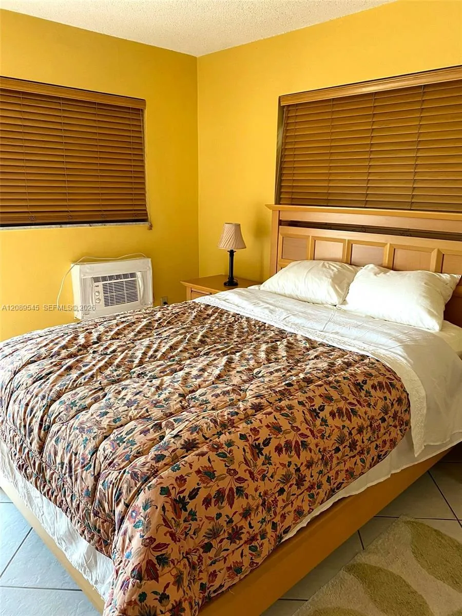 1000 SW 11 Ave #20E Hallandale Beach, FL 33009