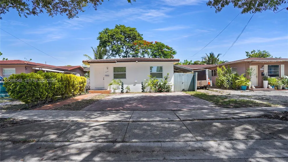 11161 SW 7th St Sweetwater, FL 33174