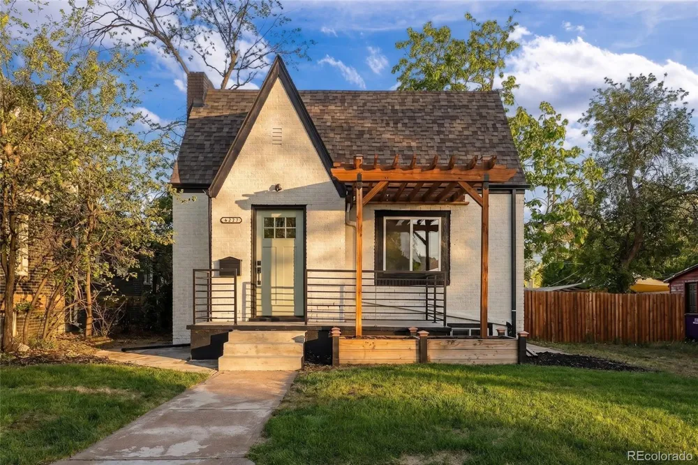 3217 Clayton Street Denver, CO 80205