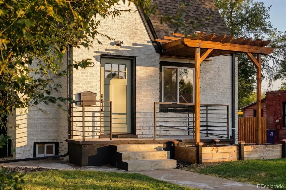 3217 Clayton Street Denver, CO 80205