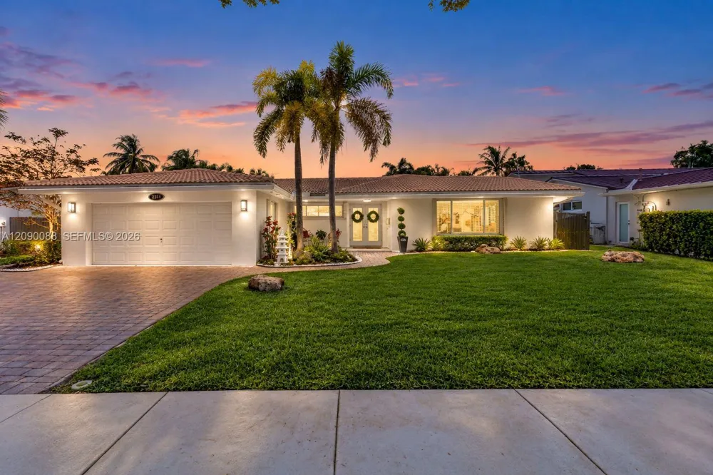 7311 Sabal Dr Miami Lakes, FL 33014