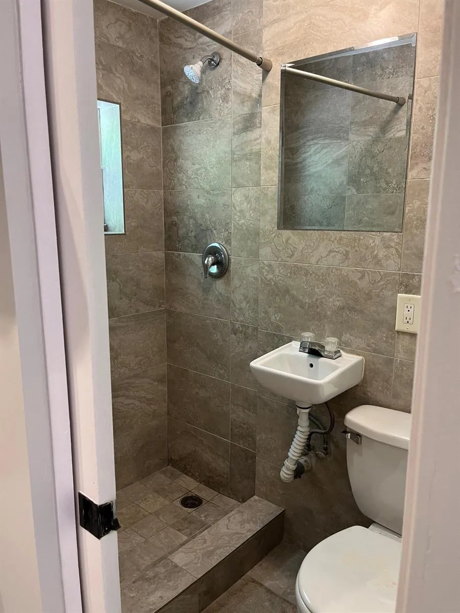 275 NW 32nd Street #C Oakland Park, FL 33309