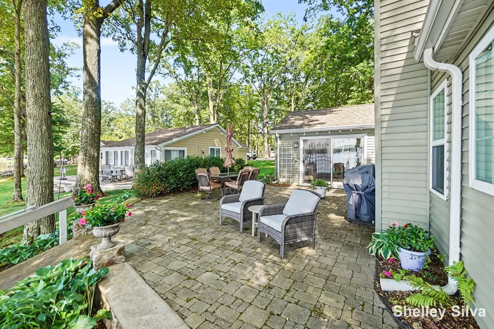 3220 Wolf Lake Drive Peacock Township, MI 49304