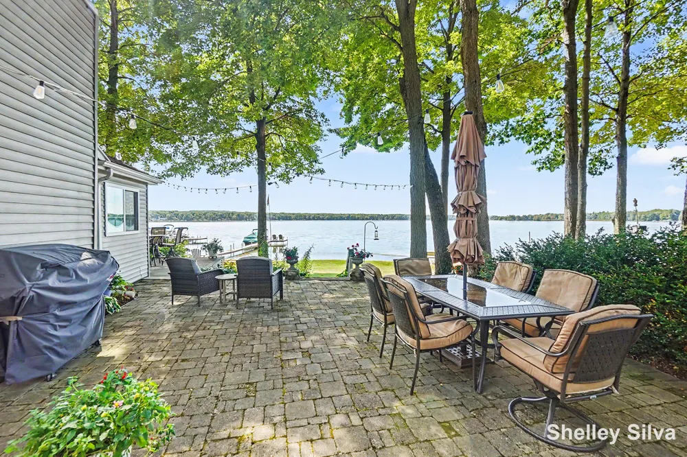3220 Wolf Lake Drive Peacock Township, MI 49304
