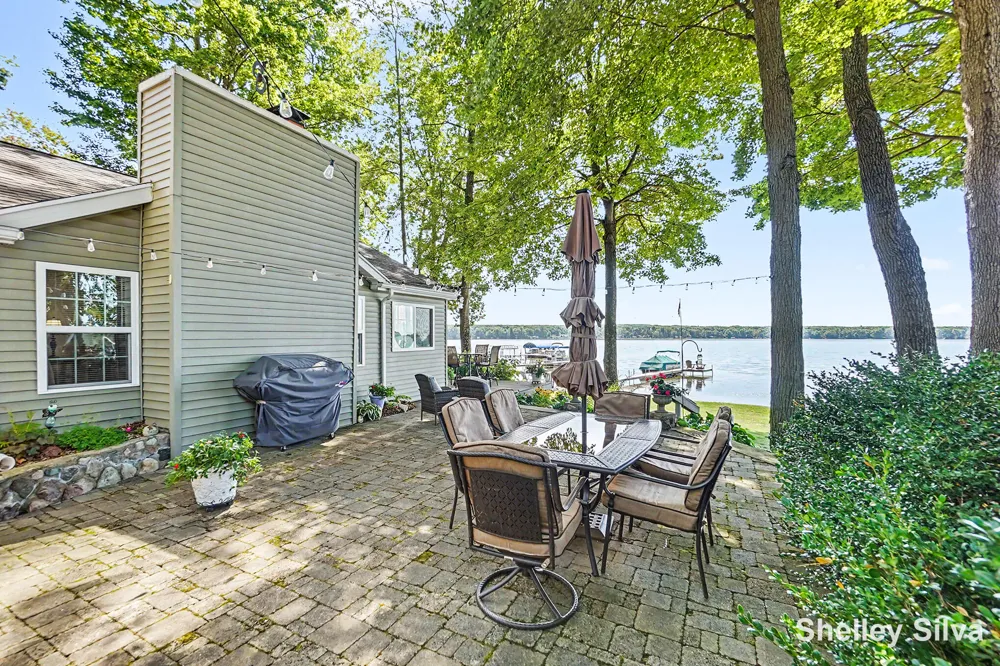3220 Wolf Lake Drive Peacock Township, MI 49304