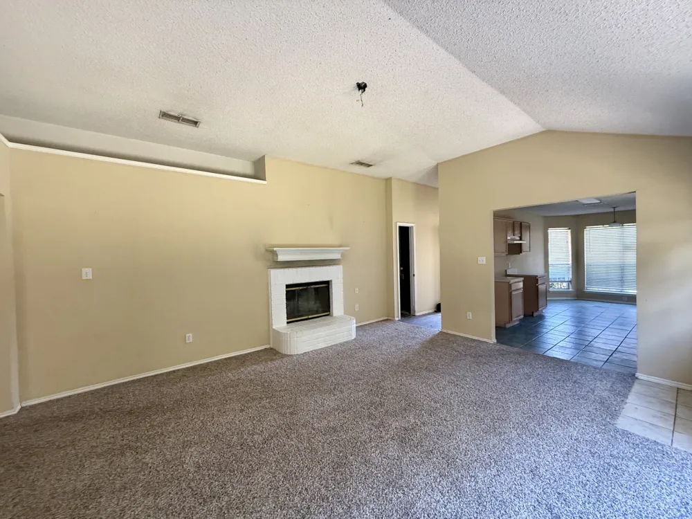326 King Arthur Drive Weatherford, TX 76086