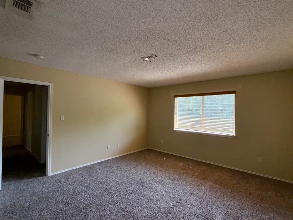 326 King Arthur Drive Weatherford, TX 76086