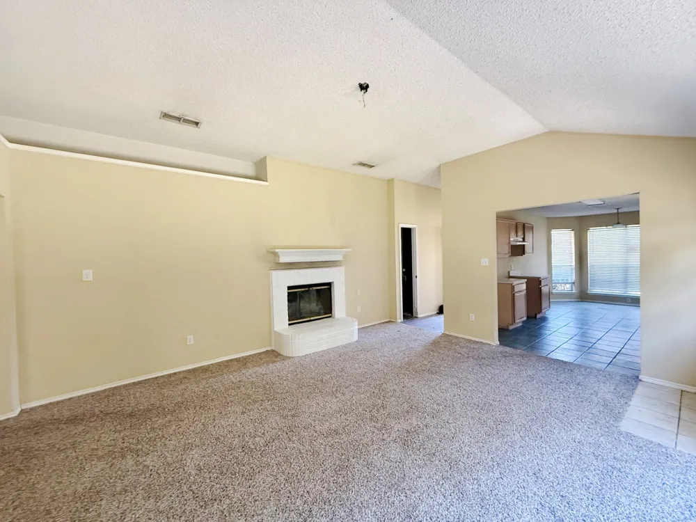 326 King Arthur Drive Weatherford, TX 76086