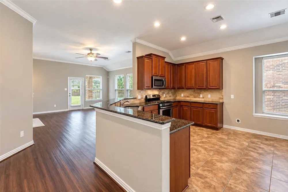 42 Black Swan Court Magnolia, TX 77354