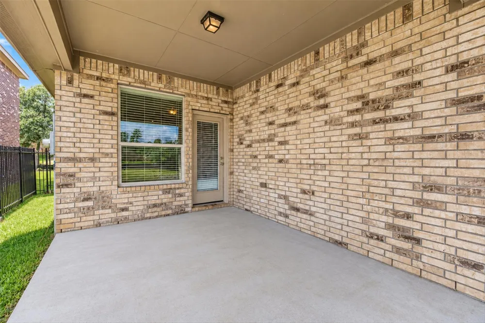 42 Black Swan Court Magnolia, TX 77354