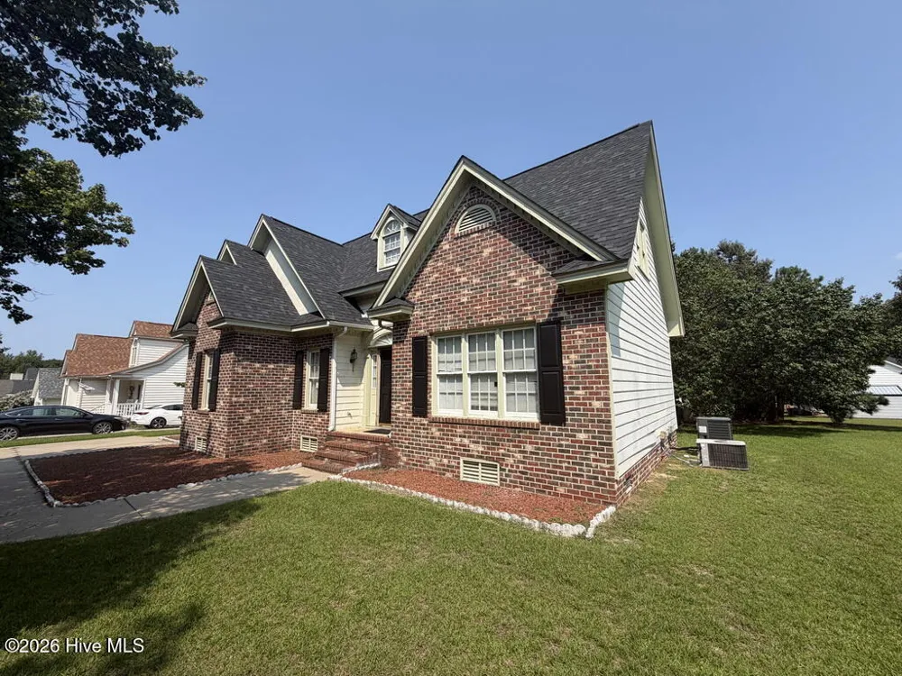 1733 Sparrow Hawk Lane Rocky Mount, NC 27804