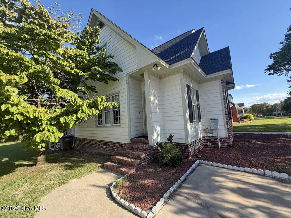1733 Sparrow Hawk Lane Rocky Mount, NC 27804